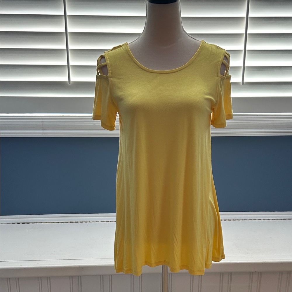 Anthony Richards Yellow Cold Shoulder Top Size M